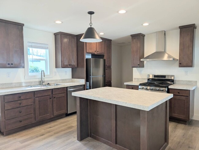 Building Photo - 400 Sulphur Bank Dr