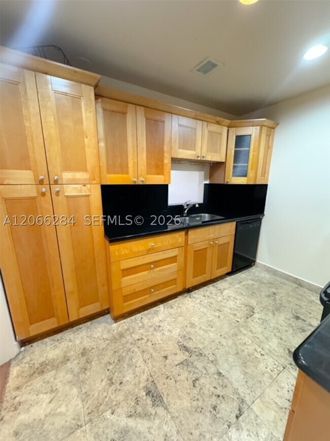 Photo - 2008 Jackson St Unit B7