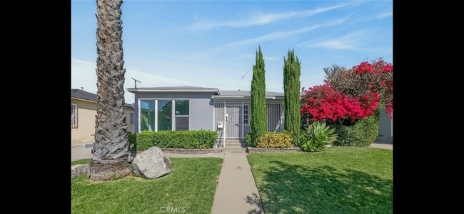 Building Photo - 637 W Fernfield Dr