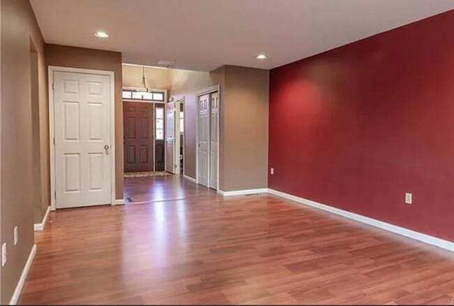 Photo - 2635 Upper Way