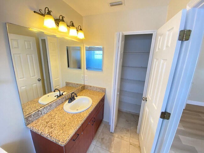 Photo - 1019 Great Shady Ln