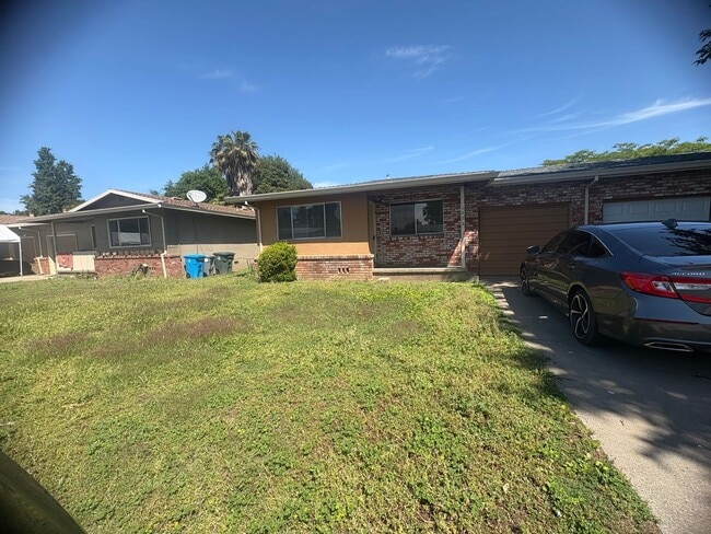 Building Photo - BA137-Wrenn, Allen Unit 1373