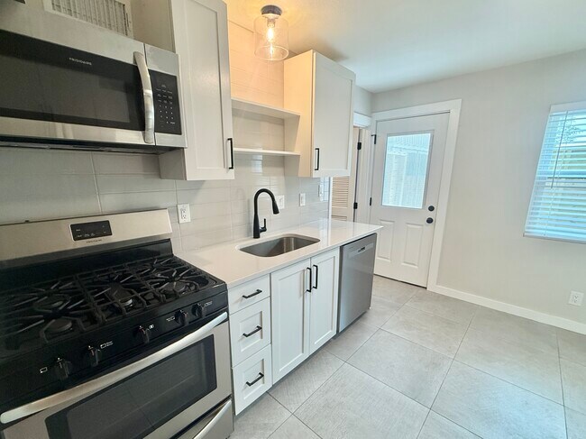 Photo - 201 S Mitchell St