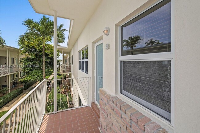 Photo - 1100 Venetian Way Unit 2B