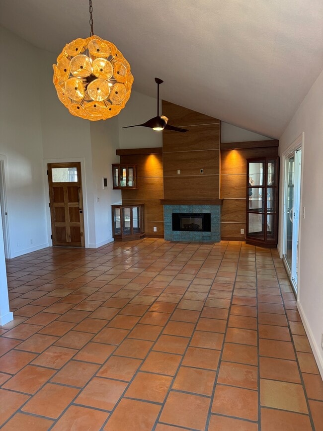 Photo - 2271 Edinburg Ave Unit 2271