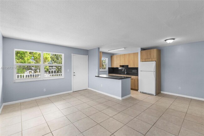 Photo - 3265 Griffin Rd Unit 206