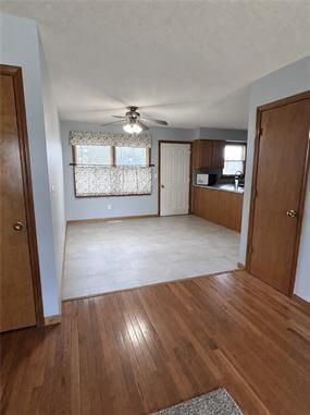 Photo - 227 E Colleen Dr