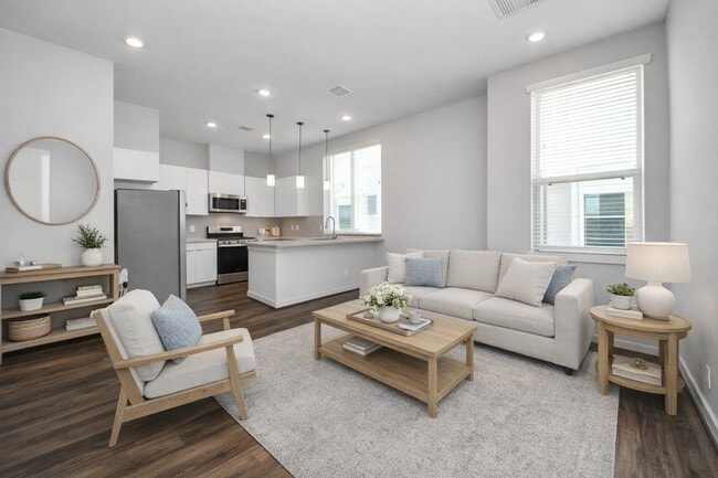 Photo - 608 Thornton Rd