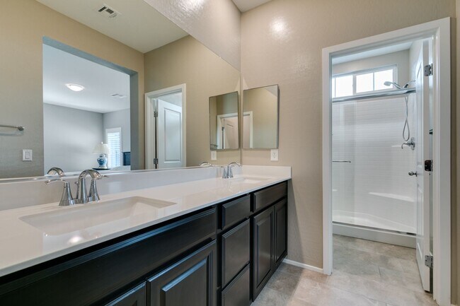 Photo - Luxury Fully Furnished 2Bed/2.5Bath Townhome in Gated Community