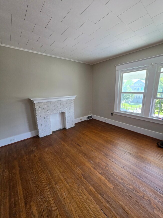 Photo - 339 Crestwood Ave Unit Upper