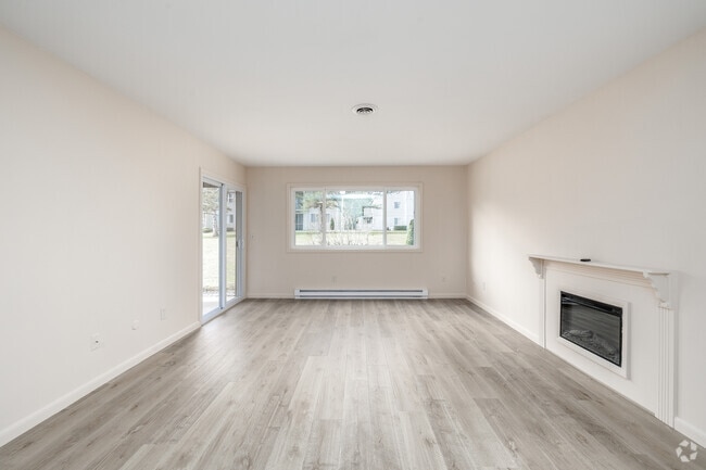 Townhouse 1 - 1BR, 1BA - 750SF - Living Room