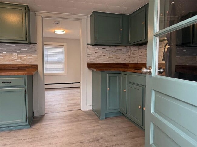 Building Photo - 144 Hopkins Hill Rd Unit A