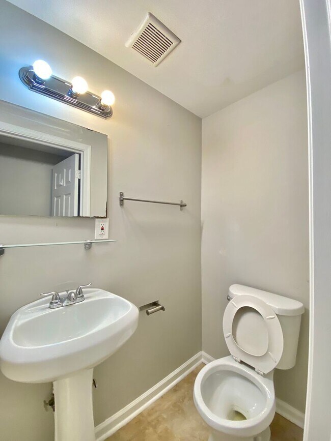 Photo - 2014 N 17th St Unit C