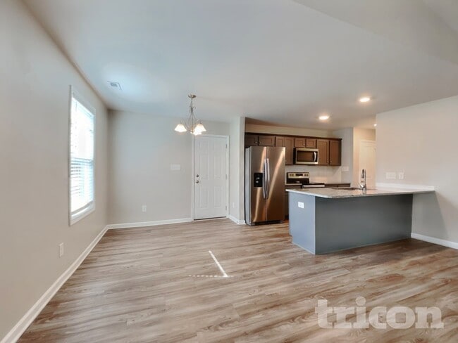 Photo - 132 Winter Red Wy