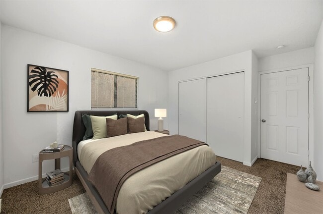 Photo - Waynedale Circle Apartments
