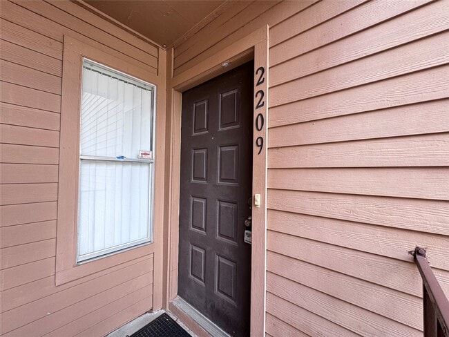 Building Photo - 10555 Turtlewood Ct Unit 2209