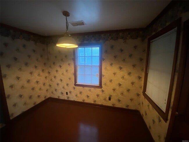 Photo - 2076 Midway St