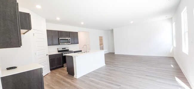 Photo - 4191 Viceroy St