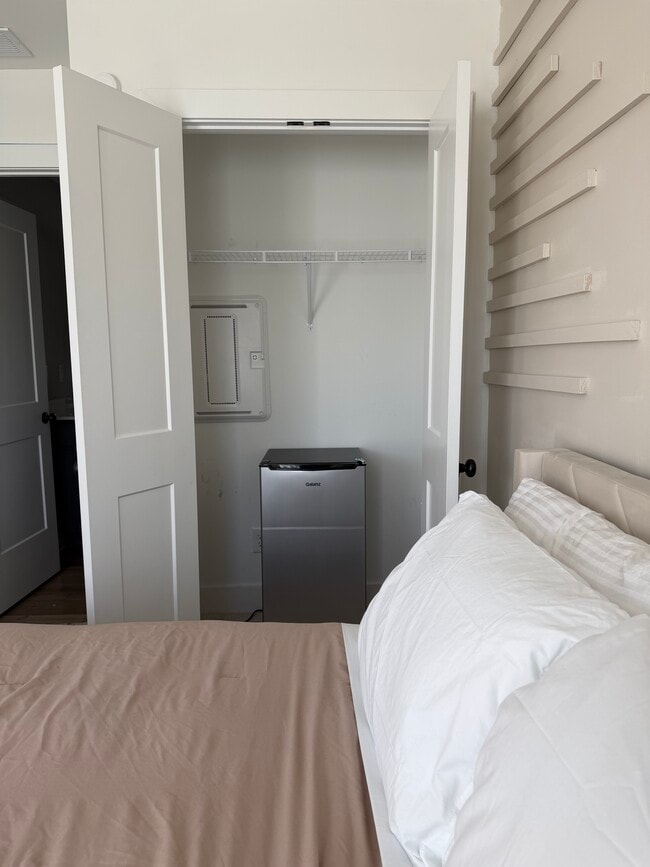 Closet w. Mini fridge - 1237 Zebrawood Ct SE