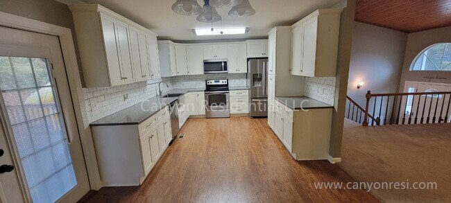 Photo - 6141 Blue Ash Dr