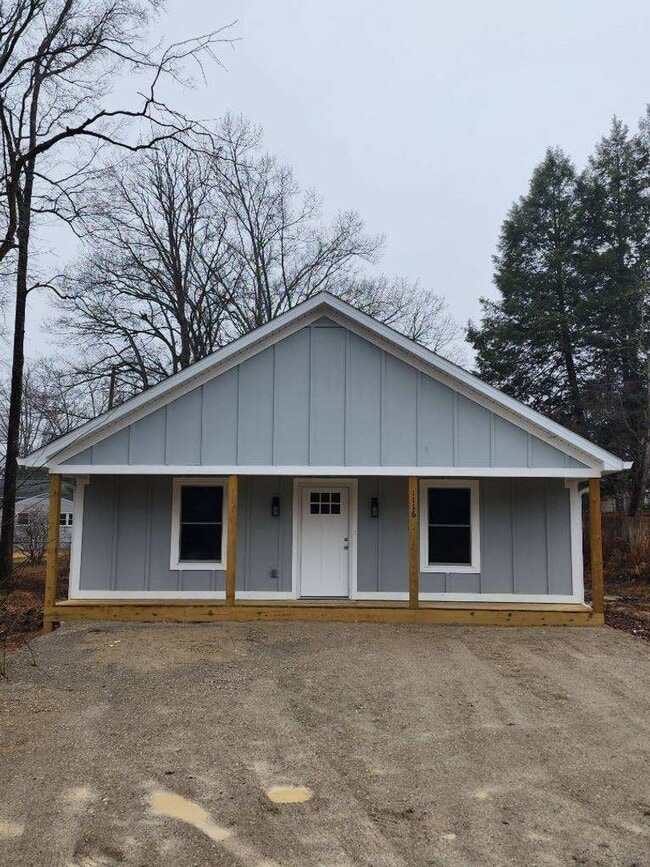 Building Photo - 3 Bedroom / 2 Bath House Ready to Rent in Cookeville, TN!