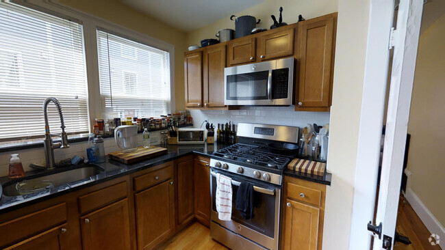 Building Photo - 332 Beacon St Rental