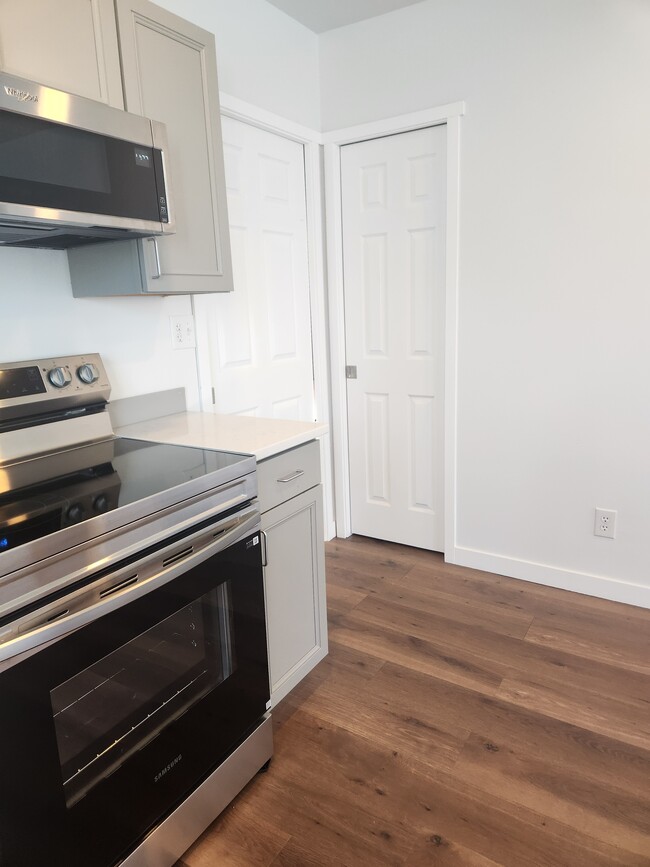 Photo - 405 Williams Ave N