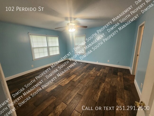 Photo - 102 Perdido St