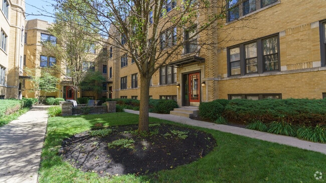Building Photo - 1356 W Estes Ave Unit 3S Rental