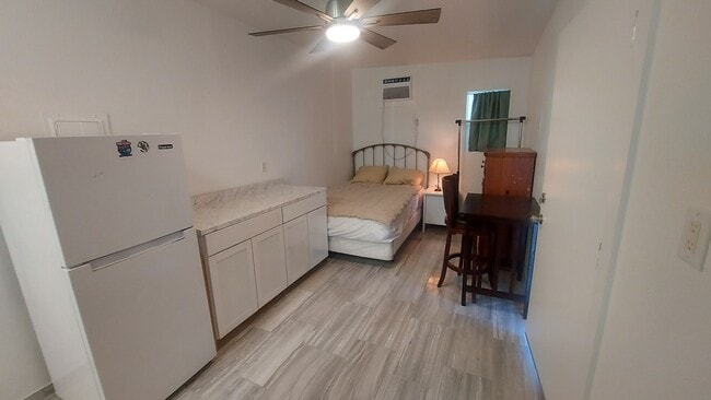 Photo - 1812 N 68th Dr Unidad 1