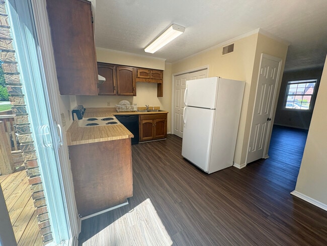Photo - 191 E 15th St