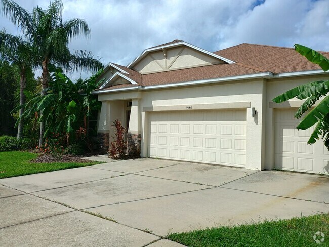 Building Photo - Seven Oaks 4 Bedroom 3 Bathroom 3 Car Gara... Rental