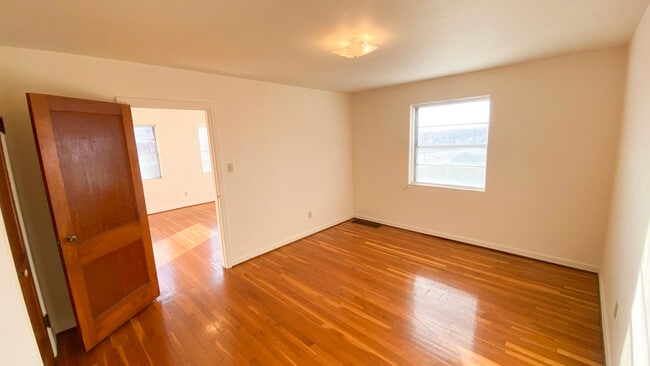 Bedroom - 227 W Dunklin St Unit 2