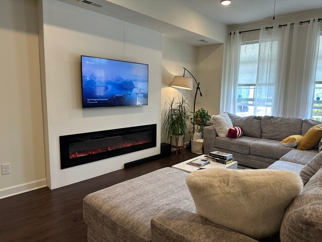 Photo - 1491 E 120th St