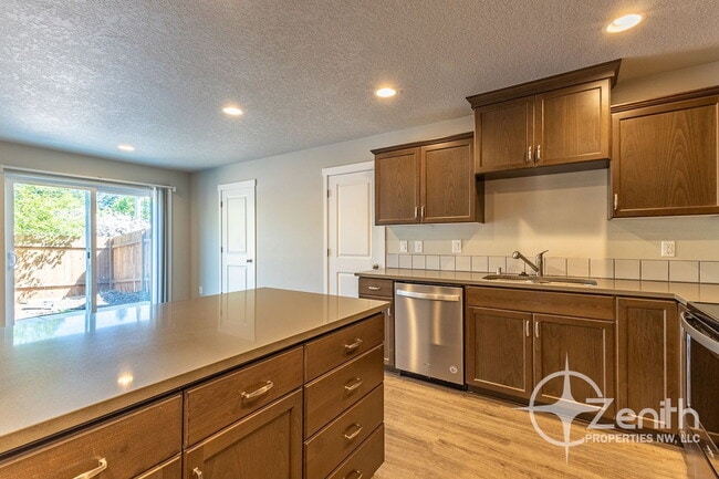 Photo - 7415 NE 136th Ave