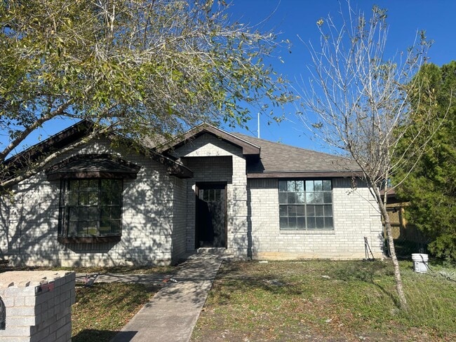 Building Photo - 1722 Hayden St