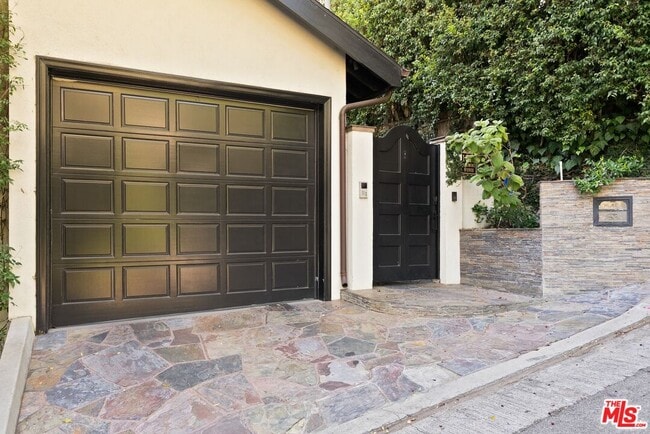 Photo - 1615 Marmont Ave