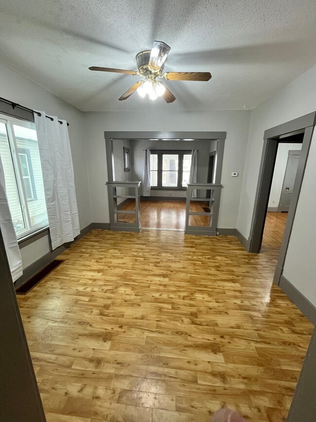 Photo - 817 N 5th St