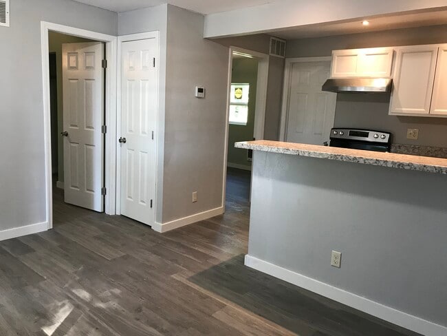 Kitchen - 307 Locust St Unit B1