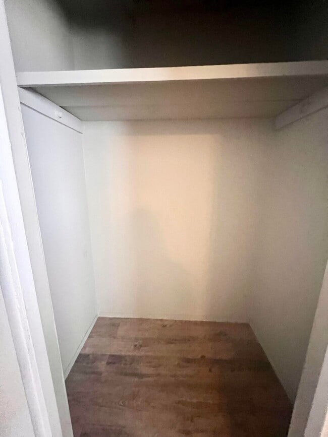 Photo - 527 42nd St