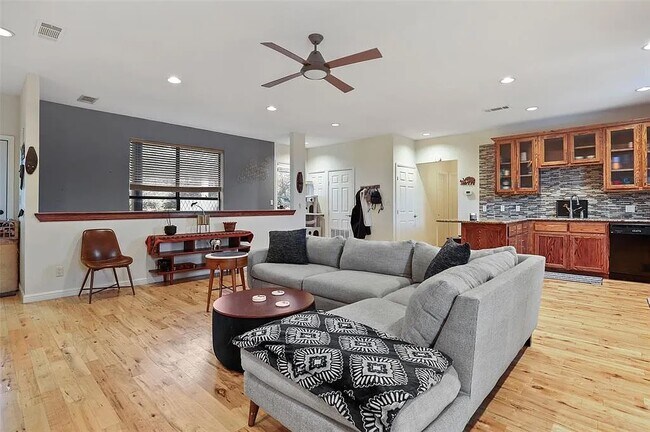 Photo - 5217 Richard Ave Unit B