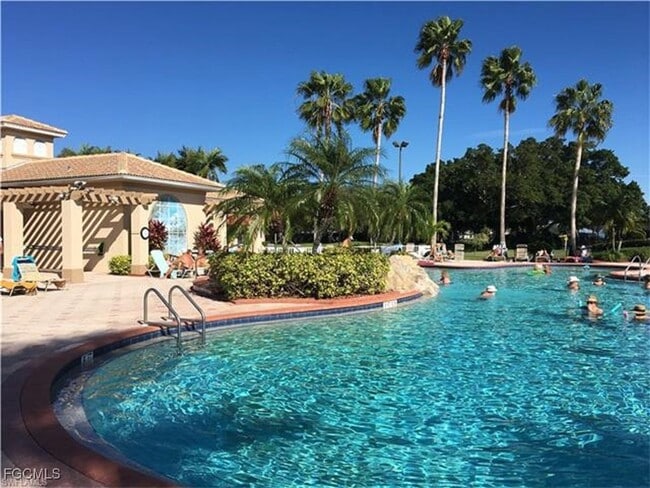 Building Photo - 14970 Vista View Way Unit 303