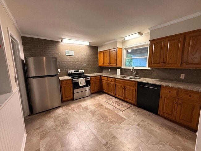 Photo - 247 Russell Rd