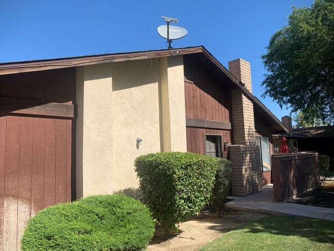 Building Photo - 7704 N Laurelglen Blvd Unit B