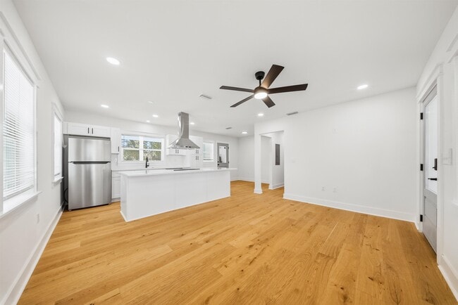 Photo - 1827 Fernando Dr