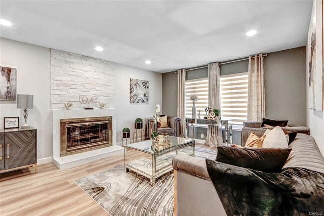 Photo - 16172 Quartz St