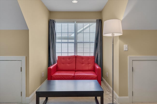 Photo - 320 Lawrence Rd Unidad ID1388437P