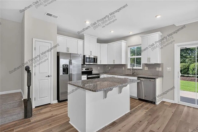 115 Roundtree Dr