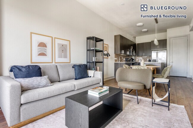 Photo - 615 W 7th St Unit SI FL17-ID83