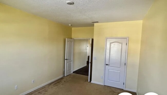 1055 Venetian Dr